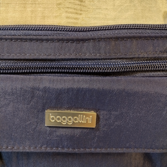 Baggallini Blue Crossbody Bag - Picture 2 of 5